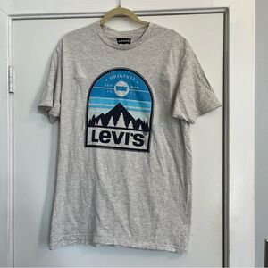 Levi’s original graphic t-shirt men’s XL short sleeve cream blue mountain logo